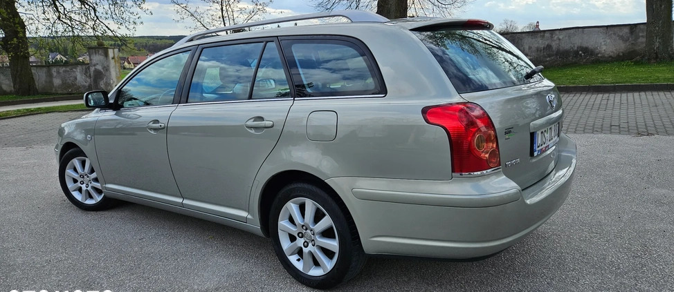 Toyota Avensis cena 15999 przebieg: 195236, rok produkcji 2005 z Wysokie Mazowieckie małe 211